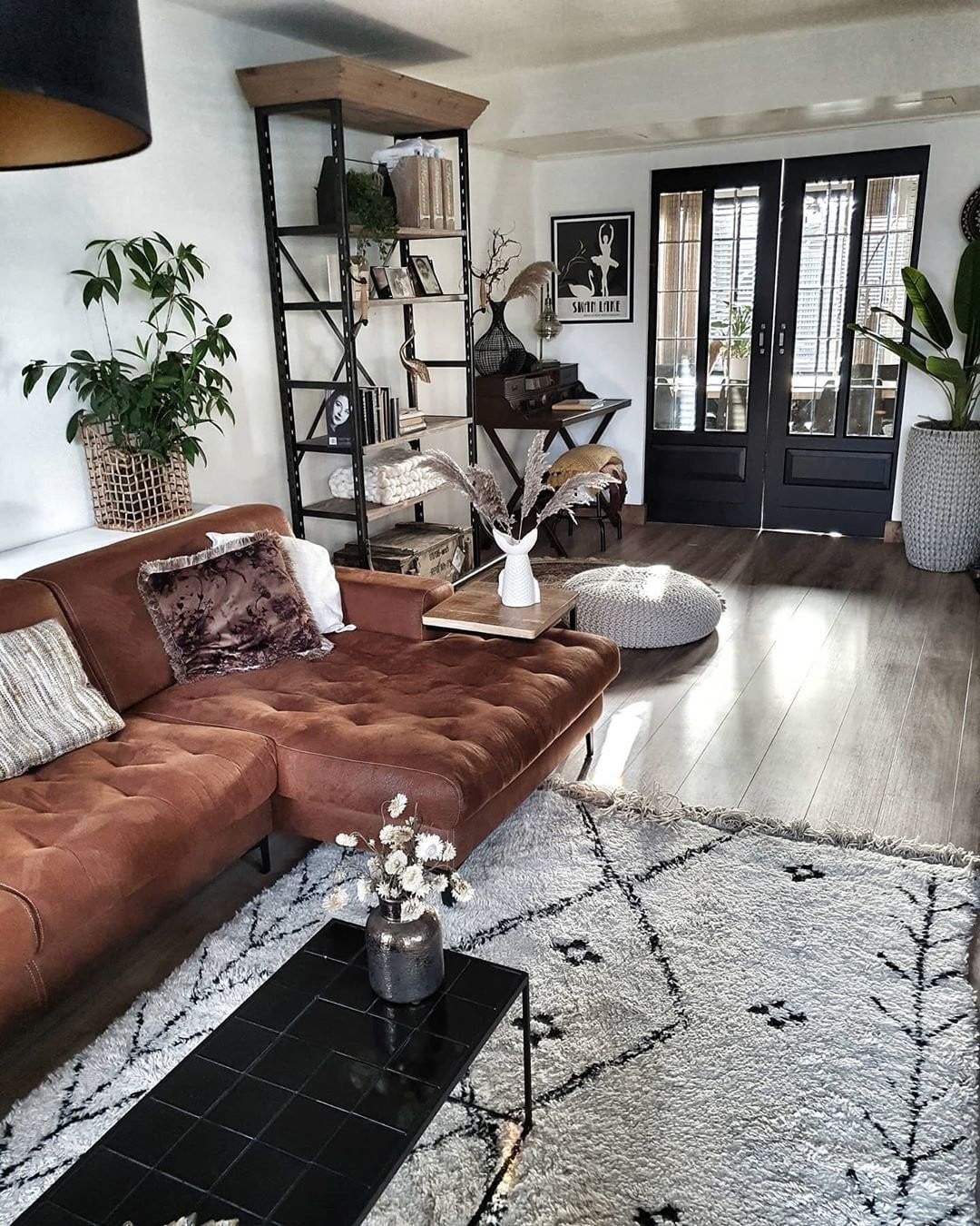 20 Long Narrow Living Room Ideas to Make It Feel Wider » ComfyIdeas.com