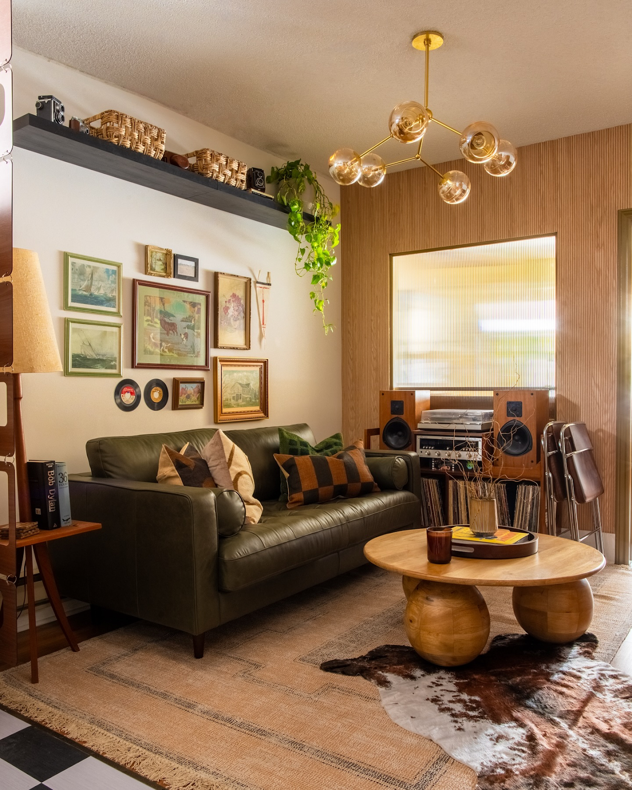 20 Long Narrow Living Room Ideas to Make It Feel Wider » ComfyIdeas.com