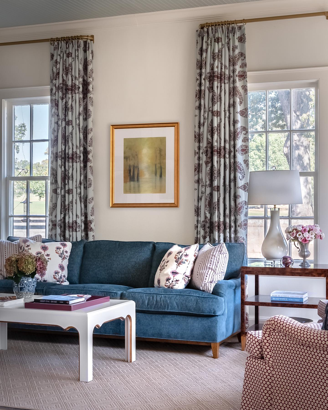 20 Long Narrow Living Room Ideas to Make It Feel Wider » ComfyIdeas.com
