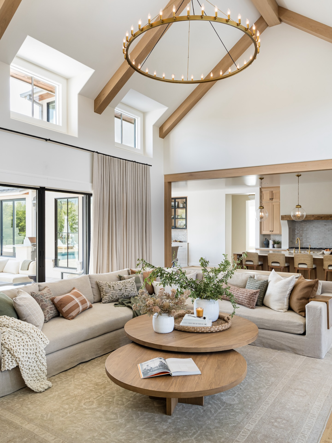 20 Long Narrow Living Room Ideas to Make It Feel Wider » ComfyIdeas.com