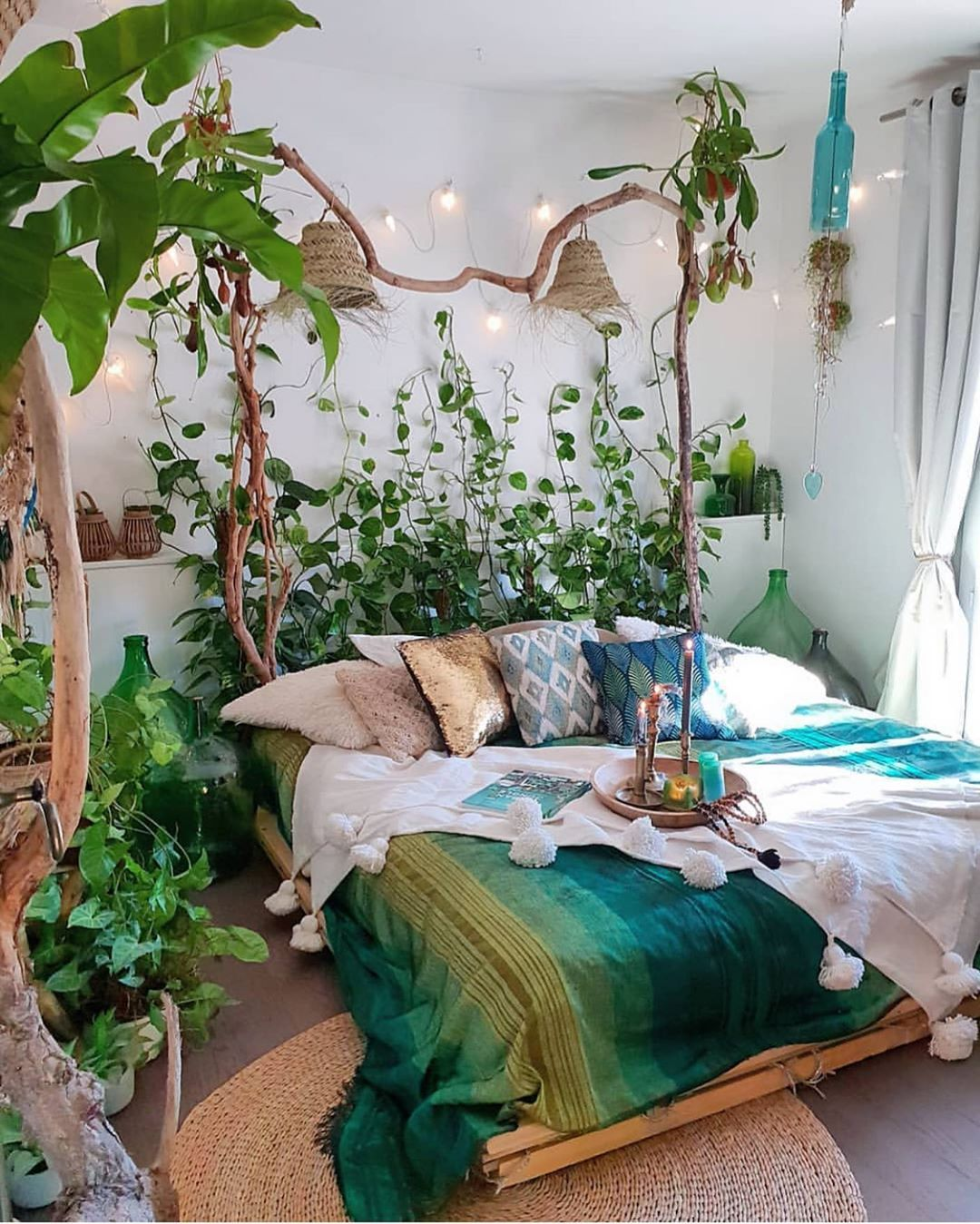 25 Forest-Themed Bedroom Ideas You Have to See to Believe » ComfyIdeas.com
