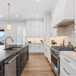 21 Inspiring Black and White Farmhouse Kitchen Decor Ideas